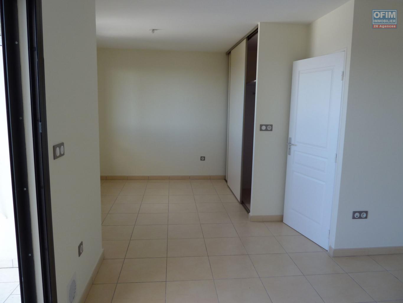 Vente Studio / F1 SAINTE CLOTILDE A vendre grand studio residence