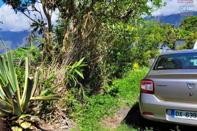 CILAOS terrain plat sans vis à vis secteur résidentiel