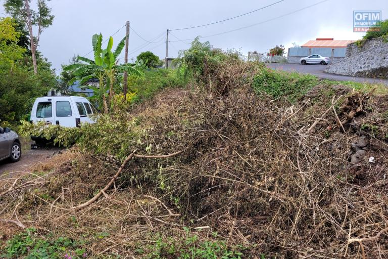 CILAOS terrain plat sans vis à vis secteur résidentiel