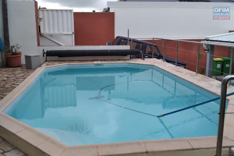 VILLA F5 avec piscine à 8 minutes de Saint-Pierre