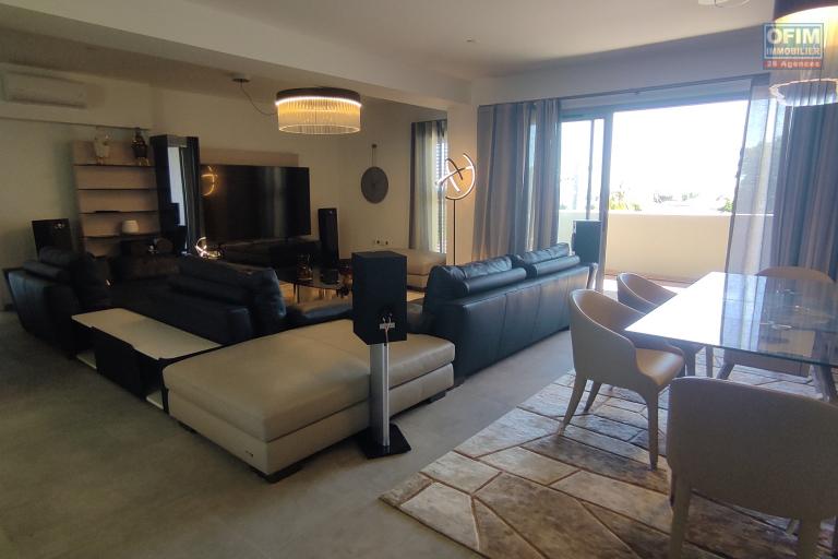 A VENDRE OFIM// APPARTEMENT DE PRESTIGE DE 220M2 SUR SAINT GILLES  LES BAINS