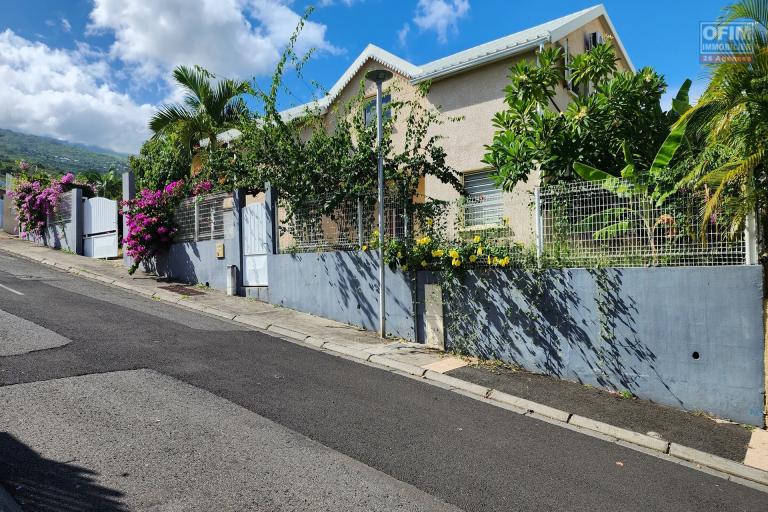 Charmante Villa duplex 6 Pièces sur un terrain de 500 m² à la Pointe des Châteaux, St Leu.