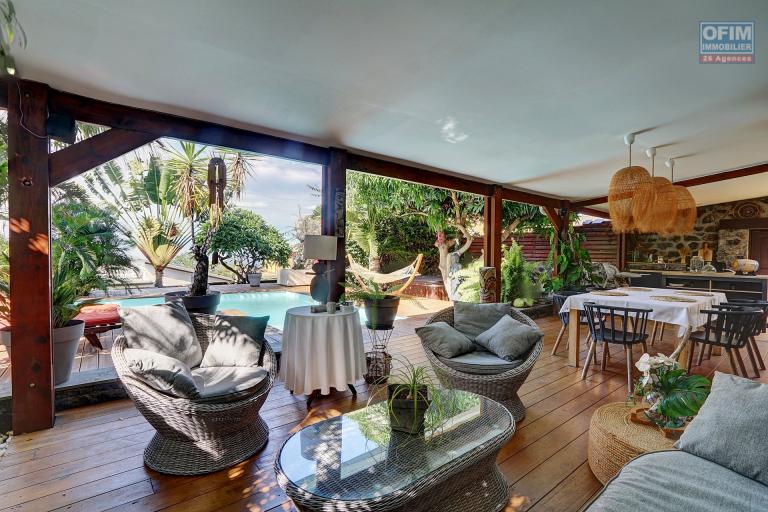 Superbe villa de 170 m2 sur 1000m2 de jardin + un T1 et un T2 indépendant pour location