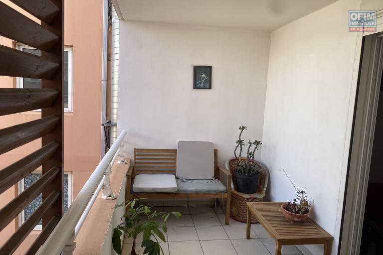 A vendre au centre ville de la Possession Appartement F2.