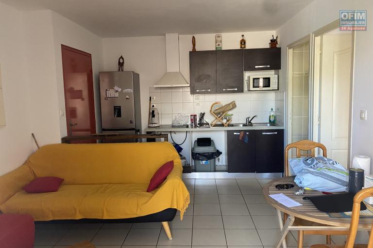 A vendre au centre ville  de la Possession Appartement F2.