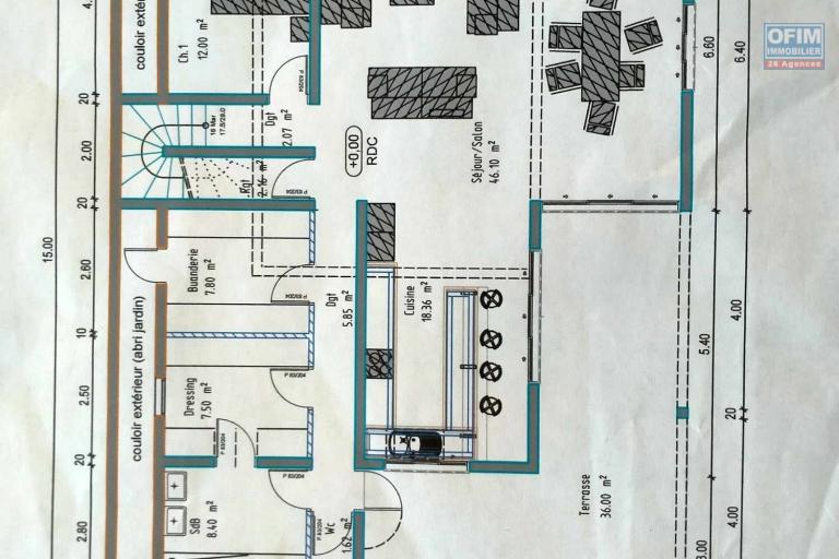 Superbe villa contemporaine bâtie en 2021 sur un terrain de 509 m2 au Tampon