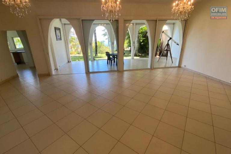 A vendre bas de villa T4, atypique, avec vue mer, chemin des brises à La Montagne