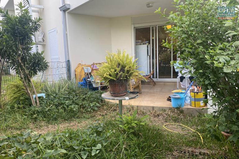 A vendre appartement T2  avec jardin à Moulin Joli.