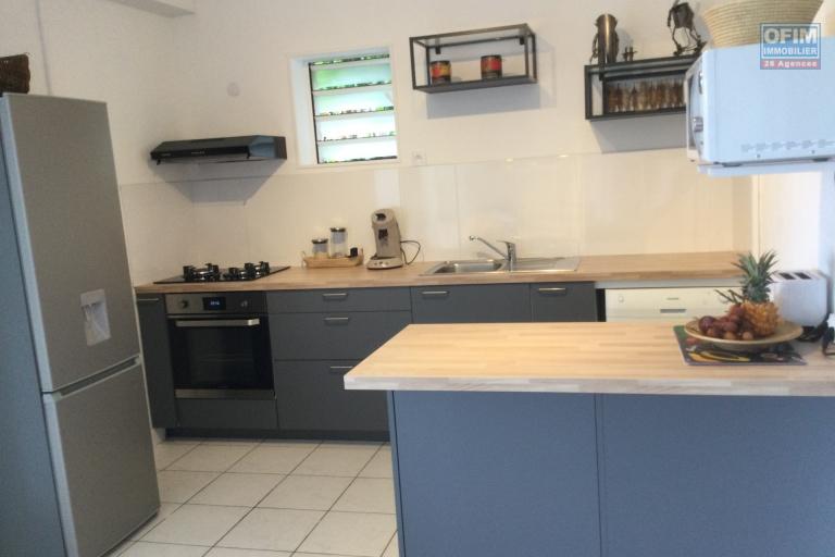 A VENDRE VILLA F4 + T2 DE 162 M2 HABITABLE AVEC VUE MER ET PISCINE A LA RIVIERE ST LOUIS