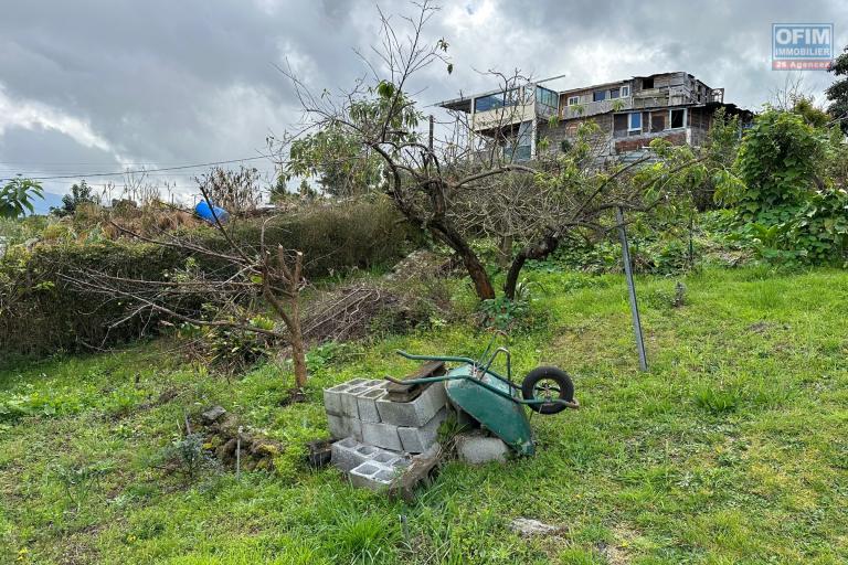 A vendre maison tomi F4 de 99,65 m2 sur 868 m² de terrain au calme au Tampon 22eme