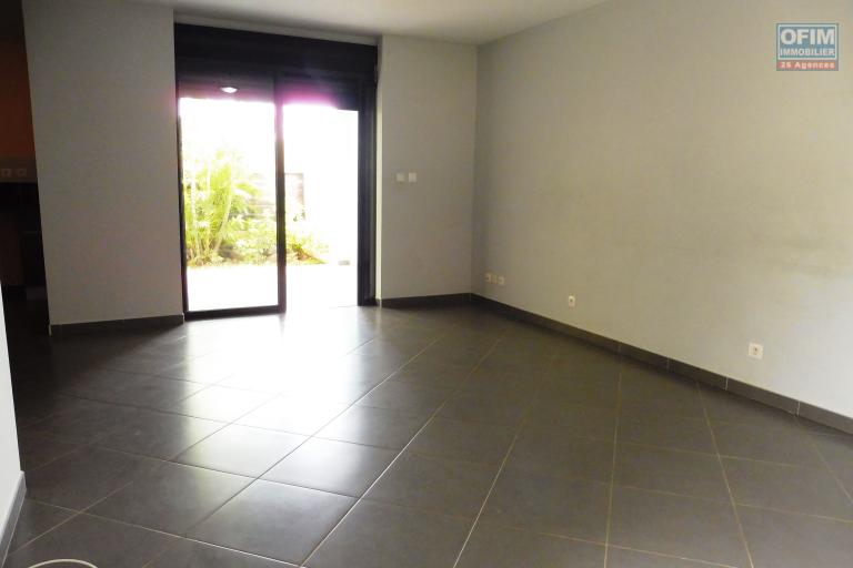 Villa récente duplex 5 pièces de 93 m² sur un terrain de 222 m² à Stella / Piton st Leu.