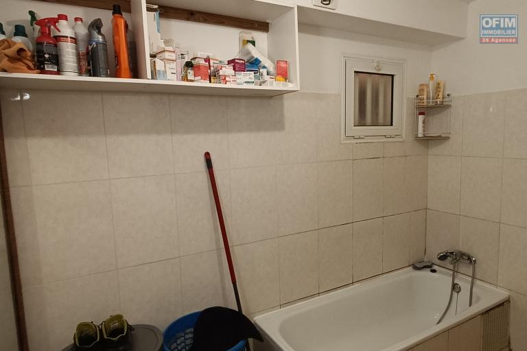 A vendre appartement T3 de 76 m2 avec varangue à Saint-Benoît (investissement locatif)