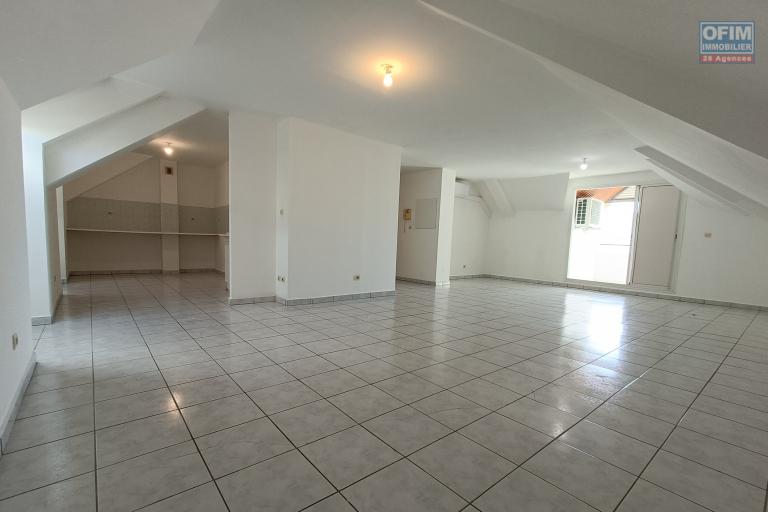 A vendre un appartement F3 en duplex de 106,24 m2 avec deux parkings à Saint André