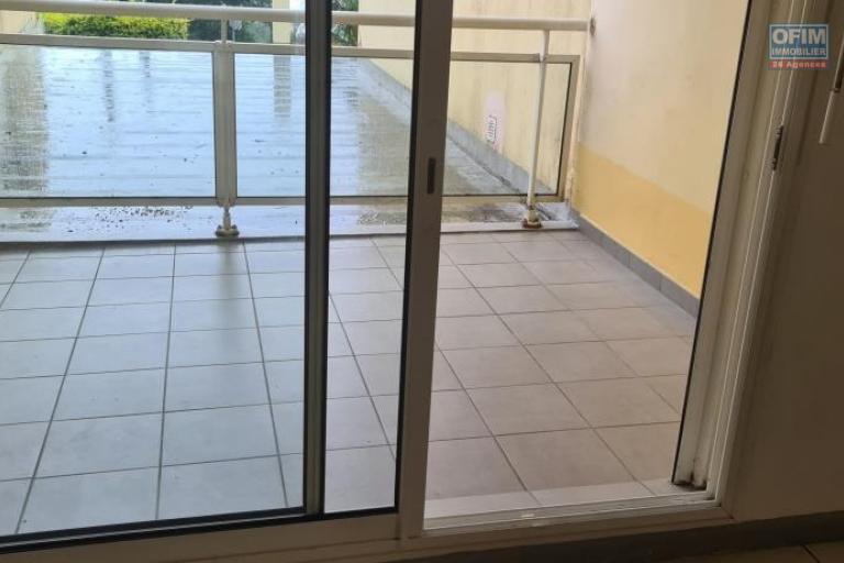 A vendre magnifique appartement de type F3 d'environ 69 m² dans résidence avec piscine au Tampon 14 éme