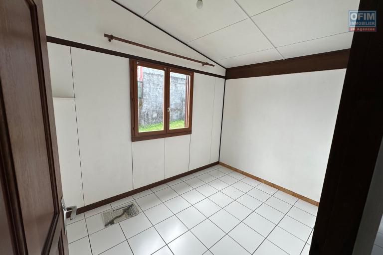 A louer Maison Tomi de type F4 rénovée avec cour clôturée située au calme à la Bretagne