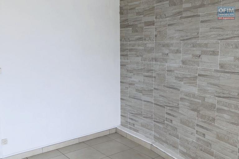A louer Appt T5 centre ville Sainte Suzanne