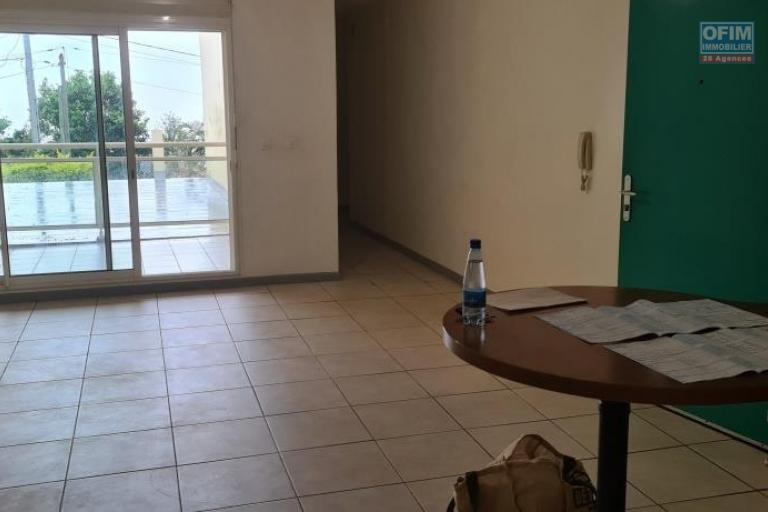 A vendre magnifique appartement de type F3 d'environ 70 m² dans résidence avec piscine au Tampon 14 éme