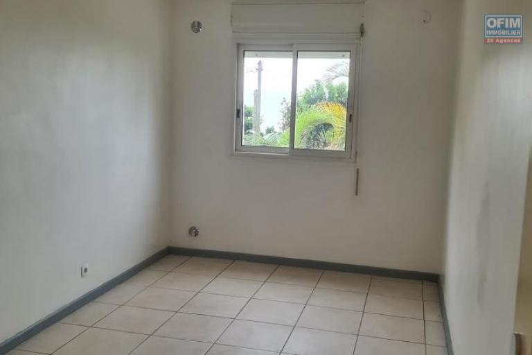 A vendre magnifique appartement de type F3 d'environ 70 m² dans résidence avec piscine au Tampon 14 éme