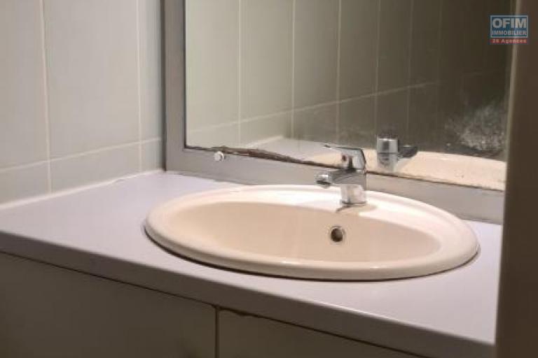 A vendre magnifique appartement de type F3 d'environ 70 m² dans résidence avec piscine au Tampon 14 éme