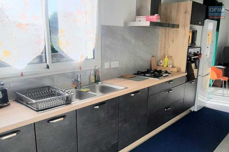  Superbe Villa moderne avec 4 chambres, buanderie, belle terrasse, jardin, au calme, très belles préstations