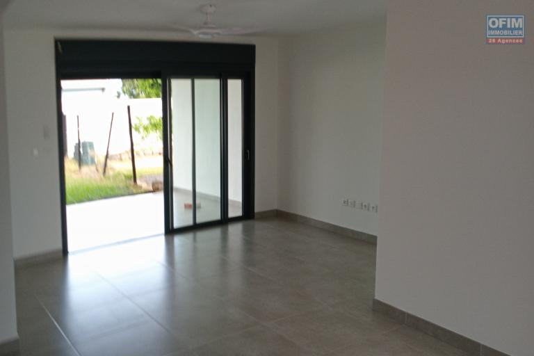 A LOUER APPARTEMENT F3 DE 70 M2 HABITABLE EN REZ DE JARDIN A LA SALINE LES HAUTS
