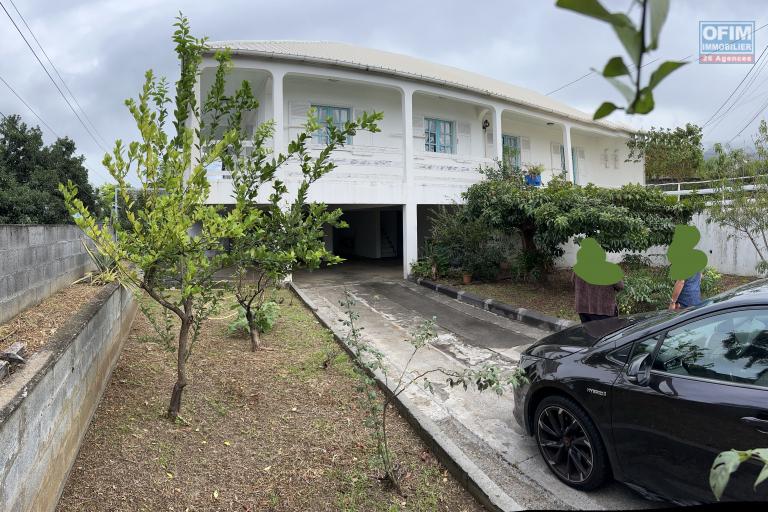 Maison type F4 de 112 m2 sur terrain de 800 m2 secteur Le Ruisseau