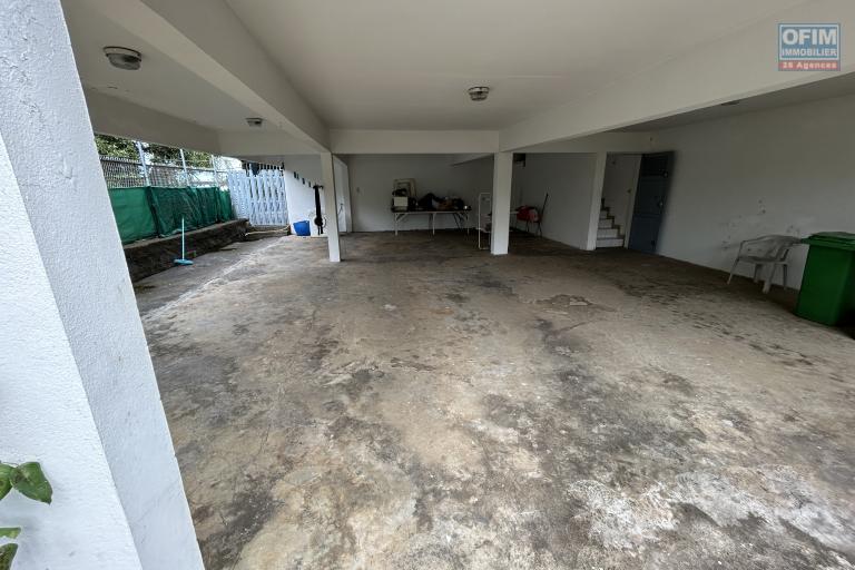 Maison type F4 de 112 m2 sur terrain de 800 m2 secteur Le Ruisseau