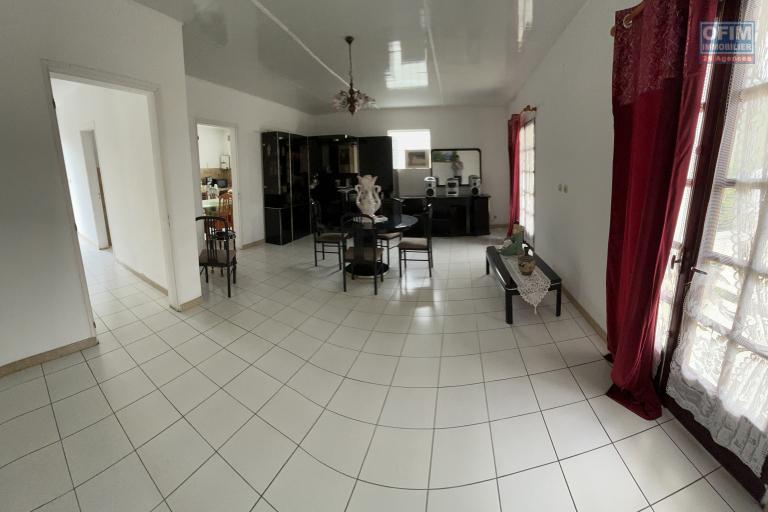 Maison type F4 de 112 m2 sur terrain de 800 m2 secteur Le Ruisseau