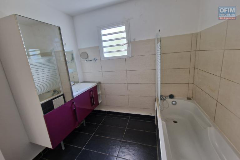 A VENDRE CHARMANTE VILLA F4 SAINT-LEU/LE PLATEAU