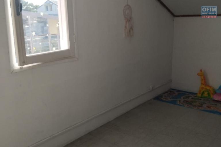 A VENDRE MAISON F4 SUR SAINTE SUZANNE/ QUARTIER FRANÇAIS