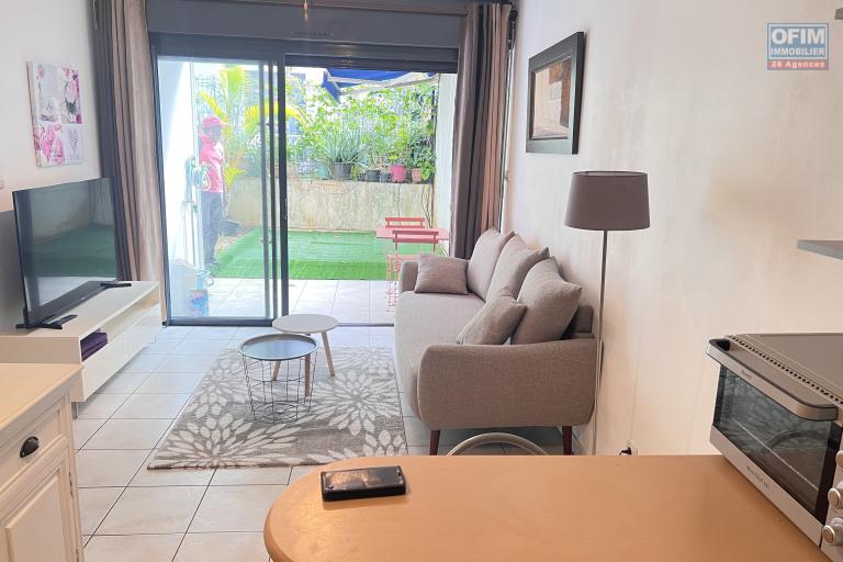 A louer appartement meublé avec jardin, parking, piscine, salle de sport et hammam, à Saint Denis - résidence Clos des Z'évis