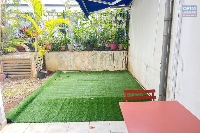 A louer appartement meublé avec jardin, parking, piscine, salle de sport et hammam, à Saint Denis - résidence Clos des Z'évis