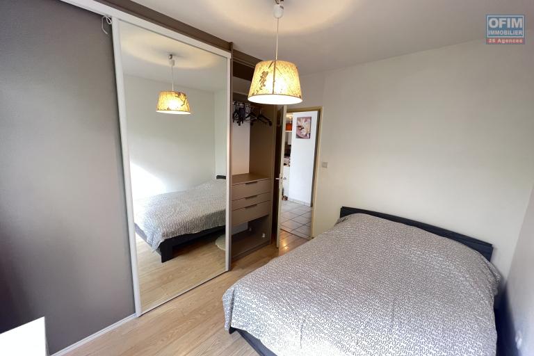 A louer appartement meublé avec jardin, parking, piscine, salle de sport et hammam, à Saint Denis - résidence Clos des Z'évis