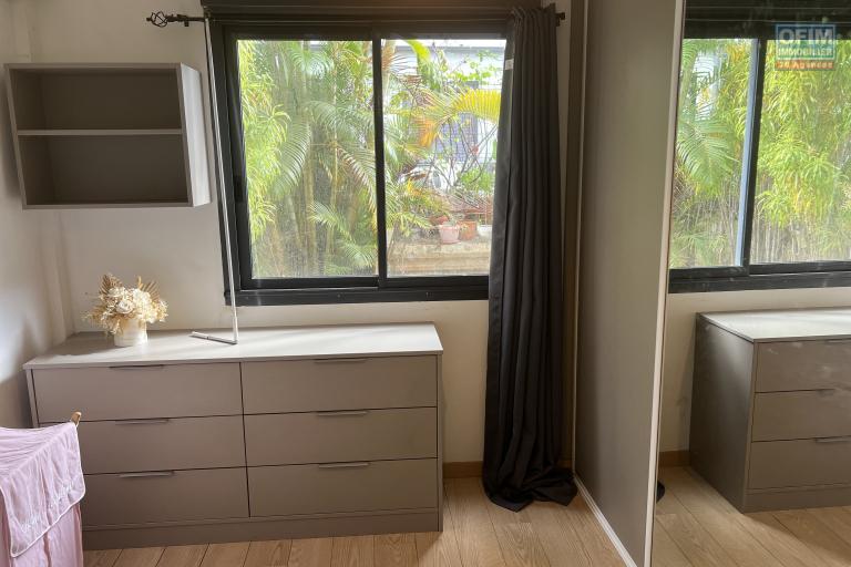 A louer appartement meublé avec jardin, parking, piscine, salle de sport et hammam, à Saint Denis - résidence Clos des Z'évis