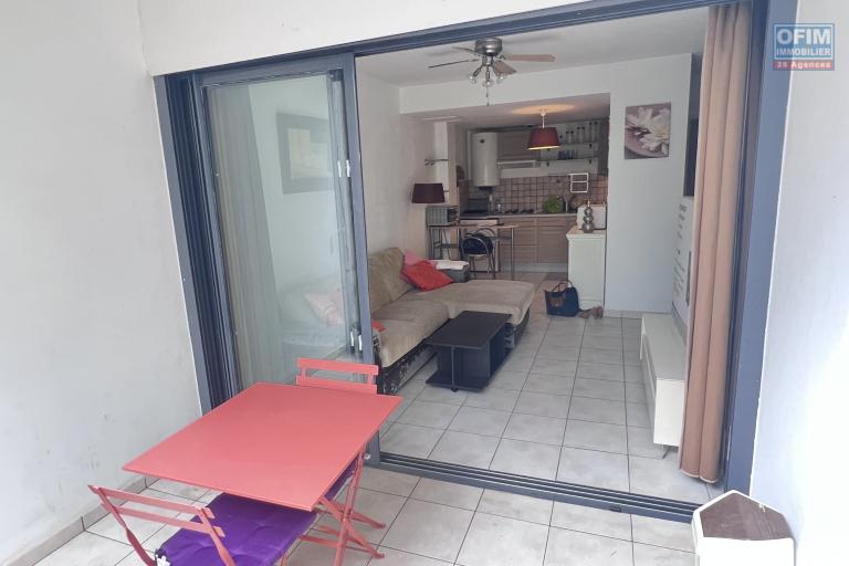 A louer appartement meublé avec jardin, parking, piscine, salle de sport et hammam, à Saint Denis - résidence Clos des Z'évis