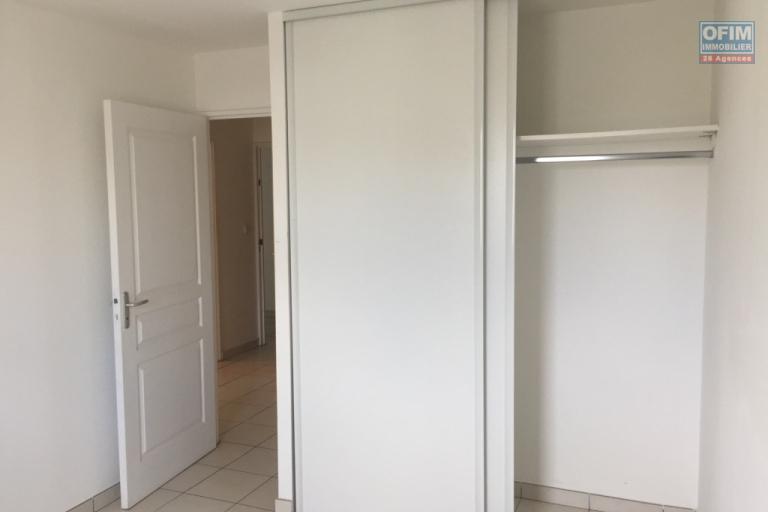 A vendre appartement type T3 avec terrasse et parking en ville de Saint Denis - proche du Jardin de l'Etat - Résidence le Flamboyant