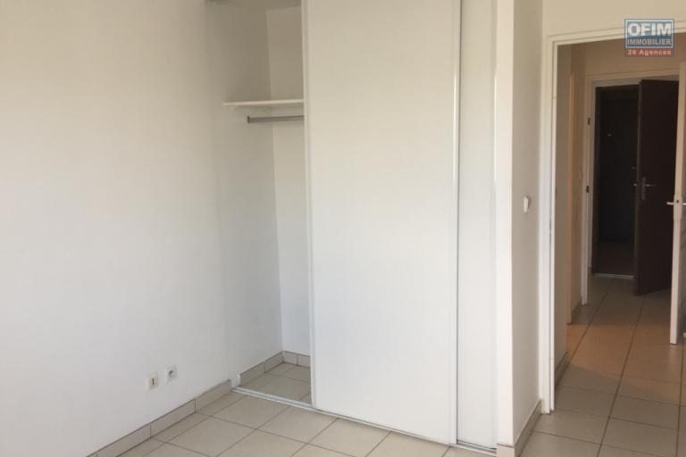 A vendre appartement type T3 avec terrasse et parking en ville de Saint Denis - proche du Jardin de l'Etat - Résidence le Flamboyant
