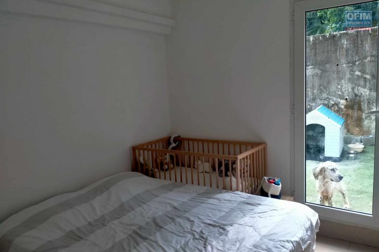 Superbe appartement 2 chambres avec jardinet au centre ville de l'Entre Deux