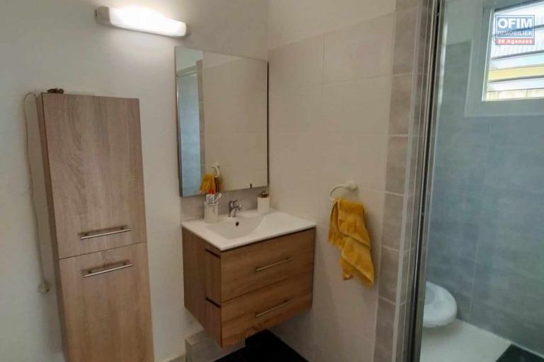 Superbe appartement 2 chambres avec jardinet au centre ville de l'Entre Deux
