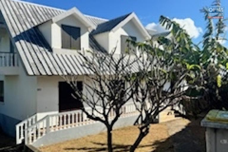 A Louer cette spacieuse villa de type F6 sur le secteur de la Bretagne centre.
