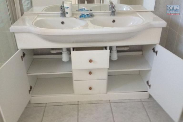 A vendre T3 duplex à La Montagne dans la residence les huppes de bourbon