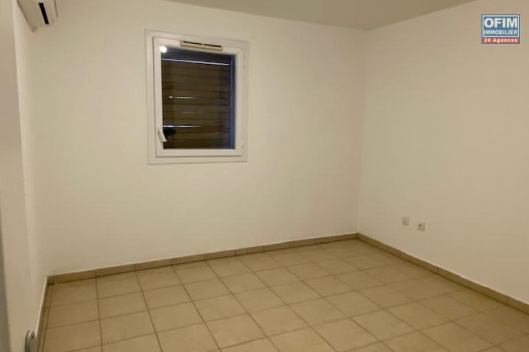 En vente à La Montagne T2 dans une residence chemin Bailly à proximité des commerces, écoles...