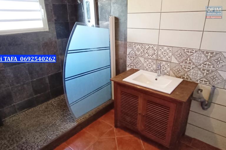 Villa F3/F4 de 120 m2, jardin - salle d'eau