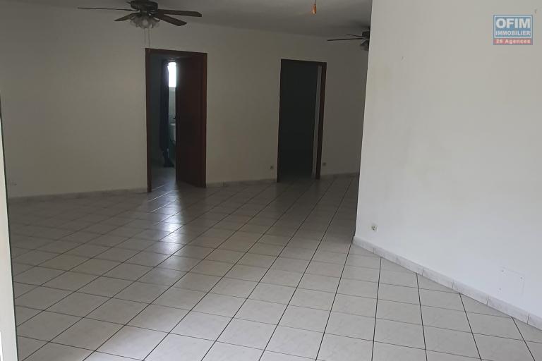 Magnifique Villa F5 avec grande cour secteur résidentiel...