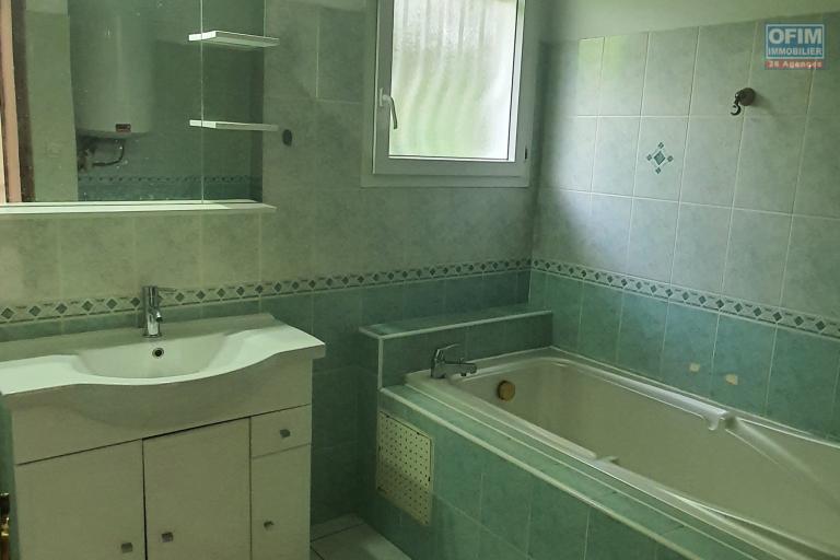 Magnifique Villa F5 avec grande cour secteur résidentiel...