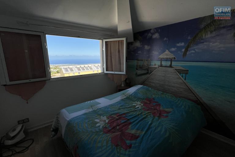 Bel appartement T3 Duplex de 71 m2 utiles avec varangue et pleine vue mer imprenable de toutes les pieces.