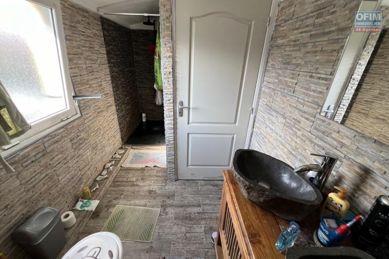 Bel appartement T3 Duplex de 71 m2 utiles avec varangue et pleine vue mer imprenable de toutes les pieces.