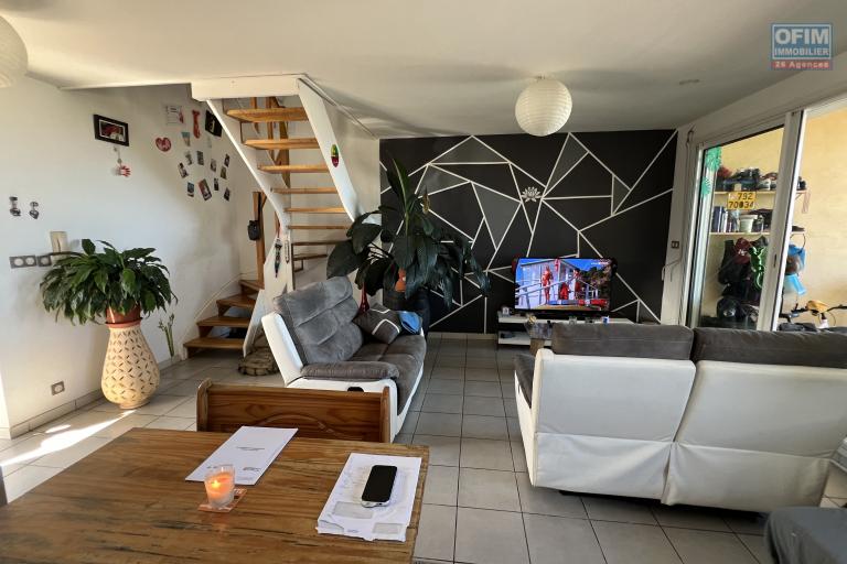 Bel appartement T3 Duplex de 71 m2 utiles avec varangue et pleine vue mer imprenable de toutes les pieces.