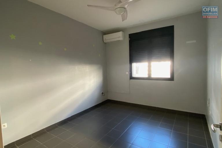 En vente appartement T4 plein centre ville de St Denis