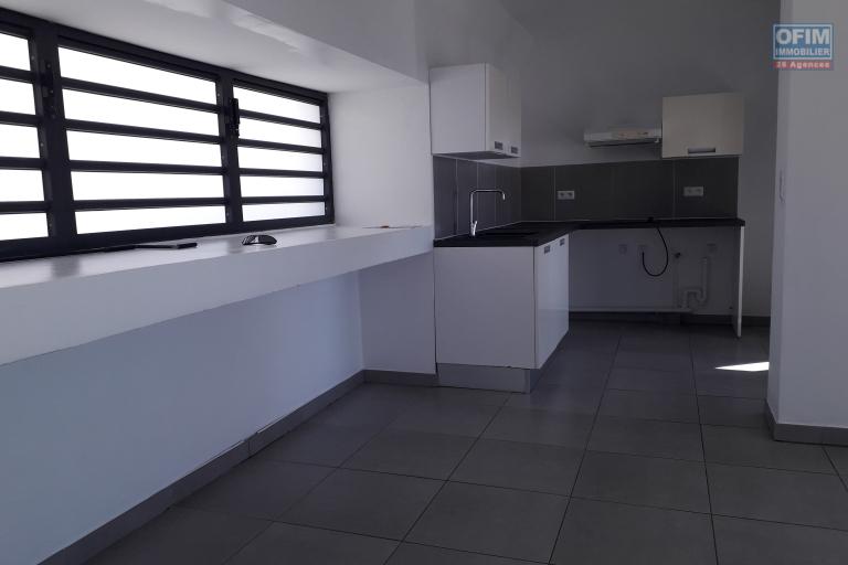 A louer appartement T3 avec vue mer centre ville de la Possession